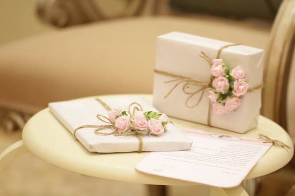 Comment choisir les cadeaux et les services à mettre sur sa liste de mariage ?