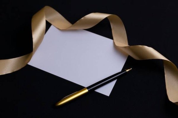 Comment éviter les fautes d'orthographe et les erreurs de protocole sur son faire-part de mariage ?