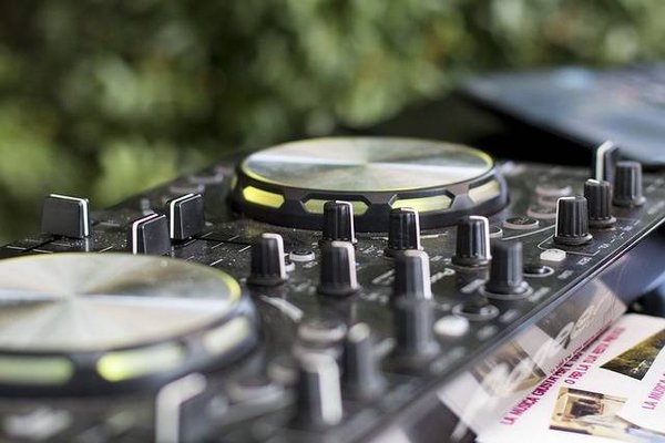 Comment choisir le divertissement parfait pour le jour de votre mariage ?